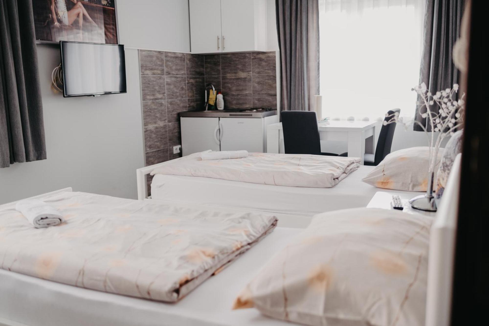 Bed and Breakfast Prenociste Park Modrica Exterior foto